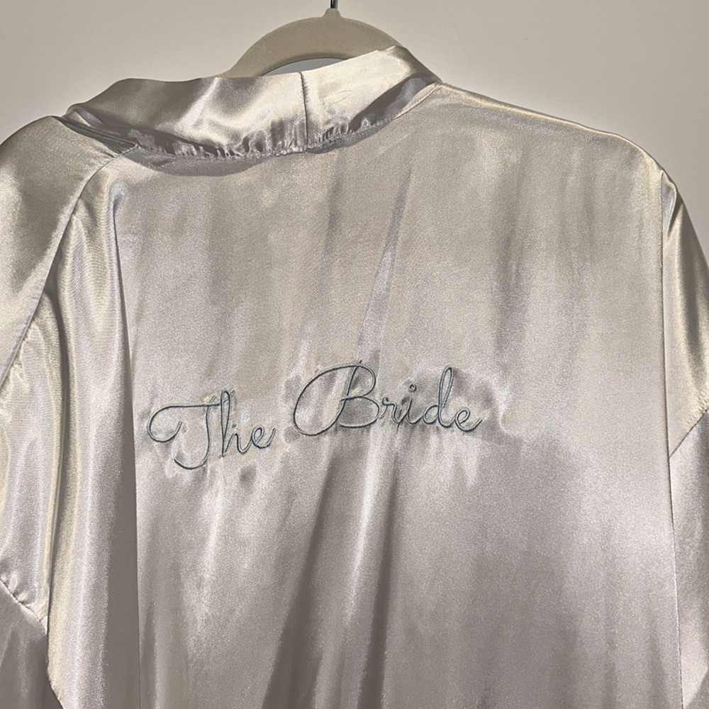 The Bride Wrap Robe - Picture 5 of 10